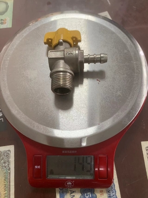 Valvola d'acqua in ottone di buona lucidatura per giardino esterno