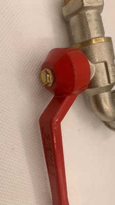 Fornitura di fabbrica 1/2 nickel rivestito con maniglia di acciaio giardino ottone bibcock rubinetto per l'acqua