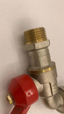 Fornitura di fabbrica 1/2 nickel rivestito con maniglia di acciaio giardino ottone bibcock rubinetto per l'acqua